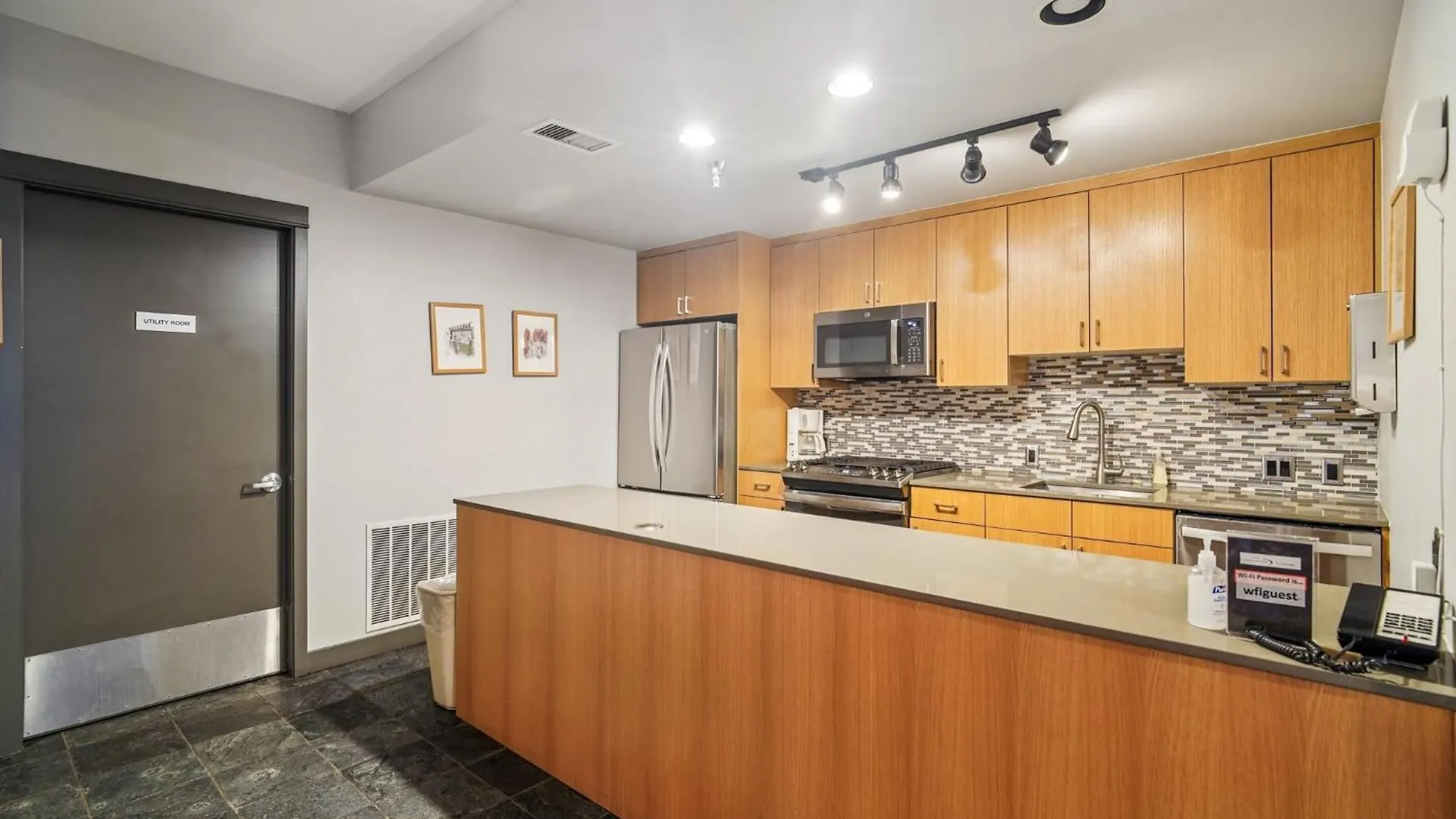 New Downtown 2 Beds, 2 Baths Waterfront Alaska 127 Seattle
