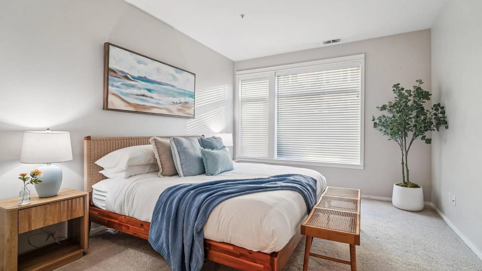 New Downtown 2 Beds, 2 Baths Waterfront Alaska 127 Seattle Holiday home